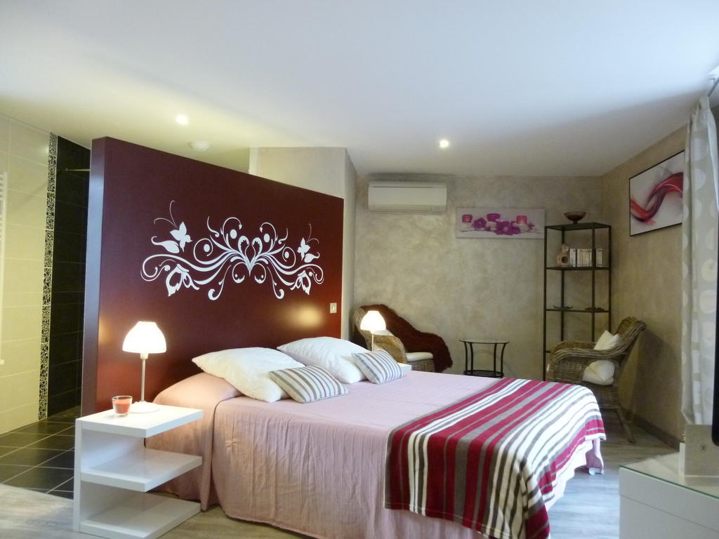 Au Mas De Gamet Bed & Breakfast Theminettes Room photo